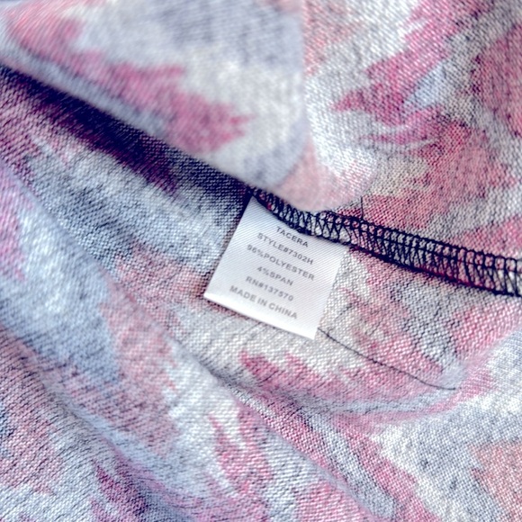 TACERA Chevron Patterned Women's Top - Picture 5 of 6